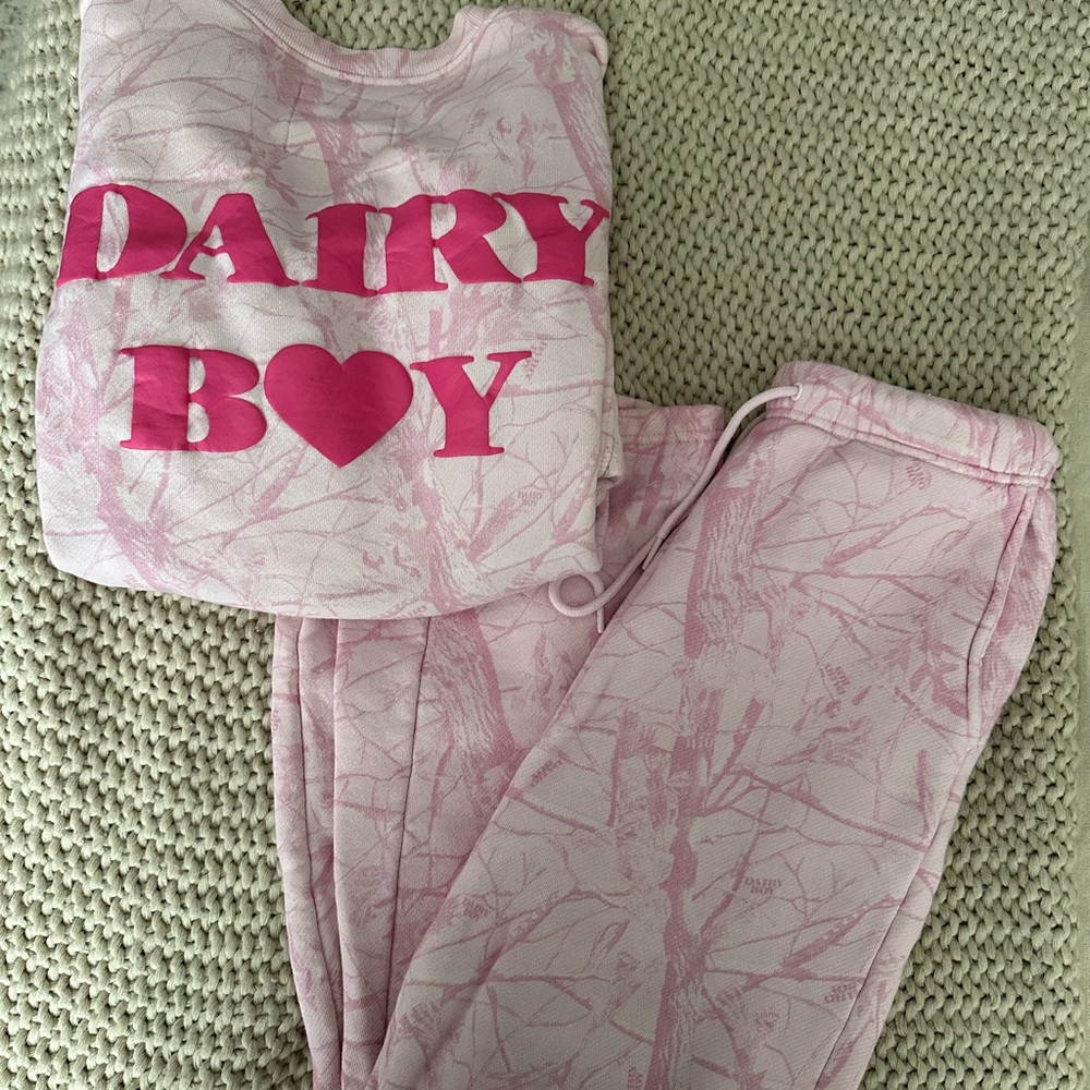 Dairy Boy Pink camo set